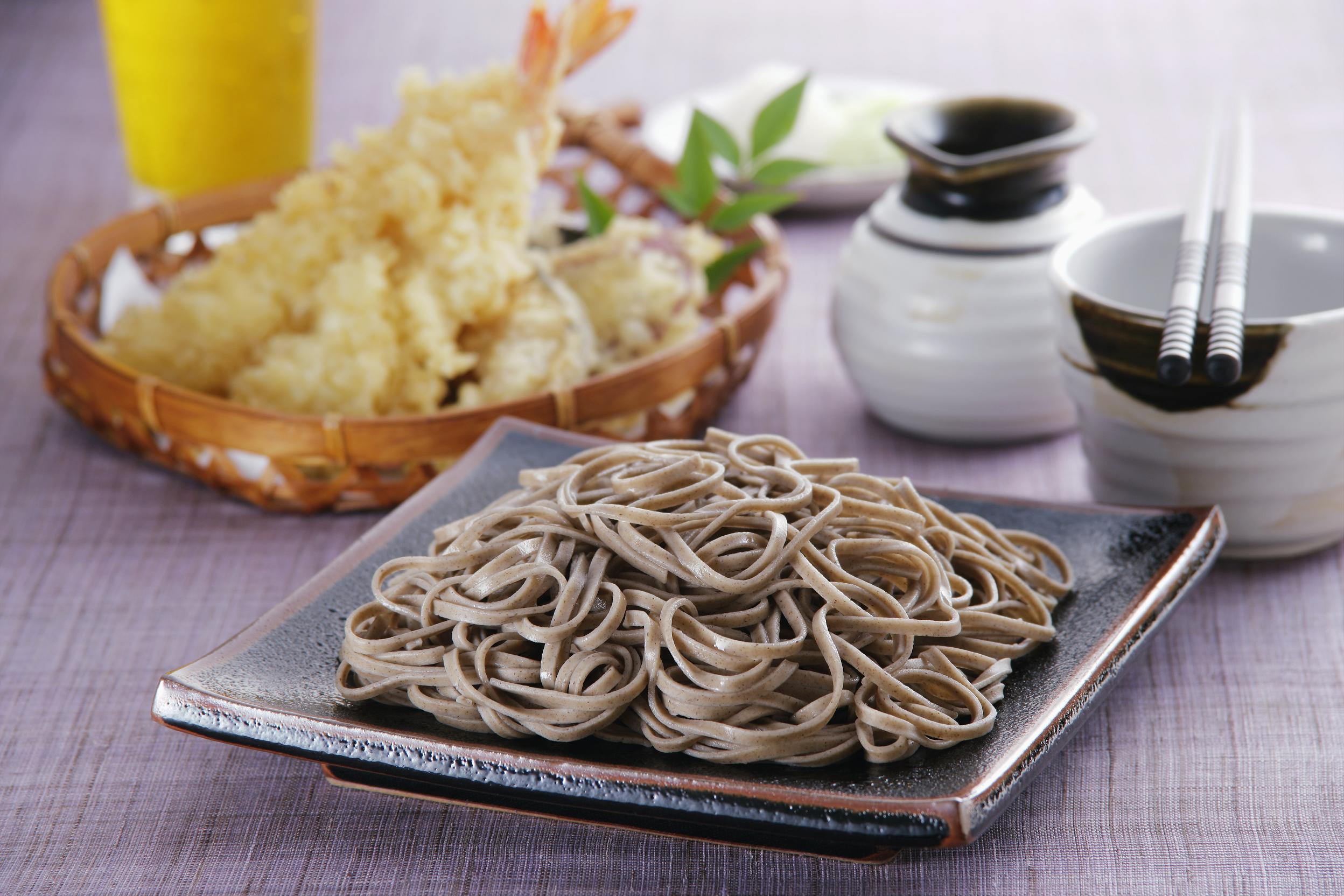 なぜ大晦日に年越しそばを食べる？伝統の背景と具材の意味を解説 